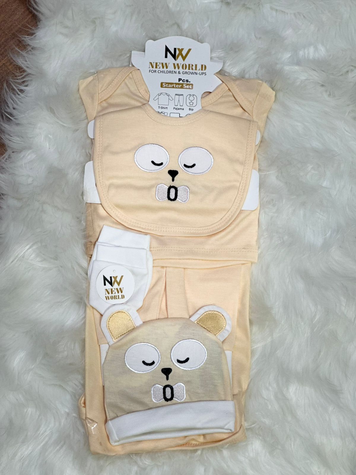 7 Pcs Newborn Starter Set – Unisex Multiple Colors & Character Designs
