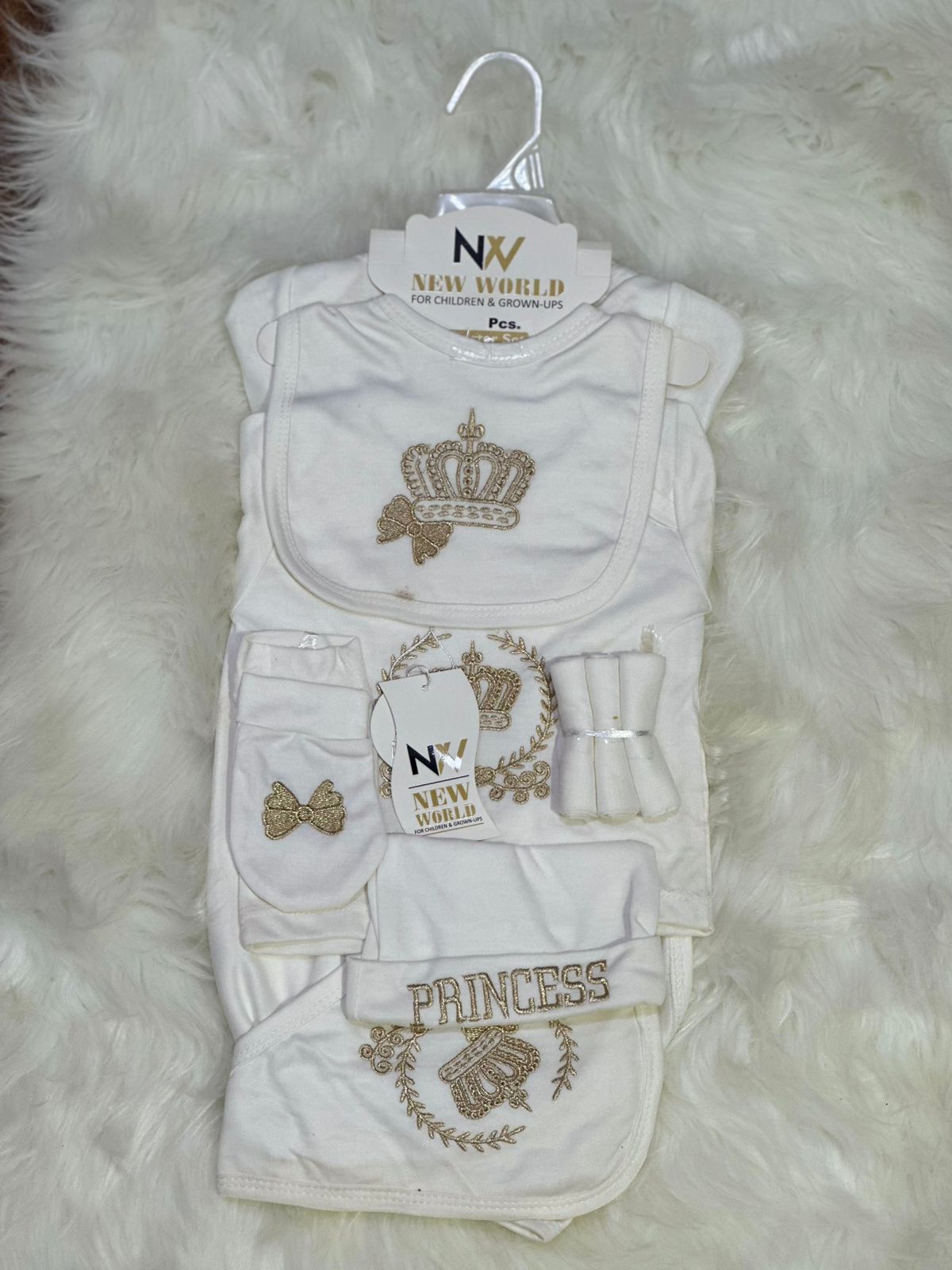 11 Pcs Newborn Starter Set – White Color Premium Princess Design