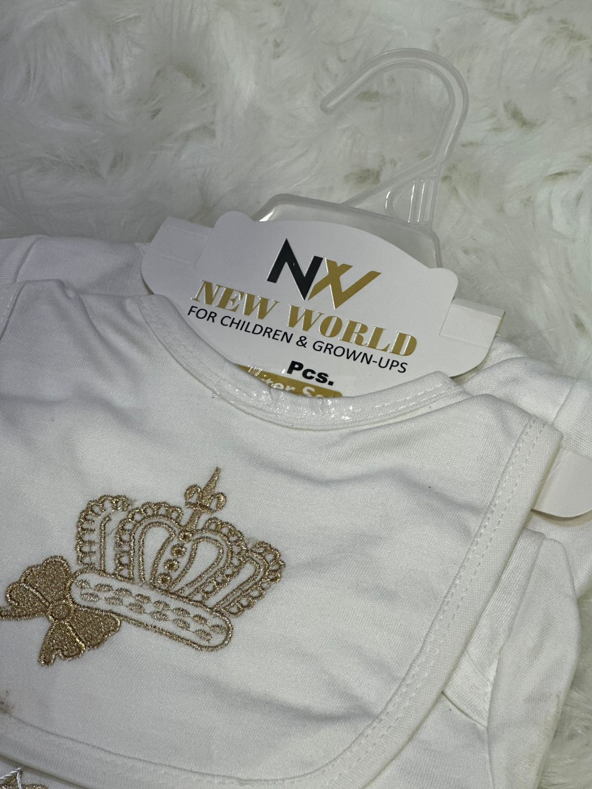 11 Pcs Newborn Starter Set – White Color Premium Princess Design