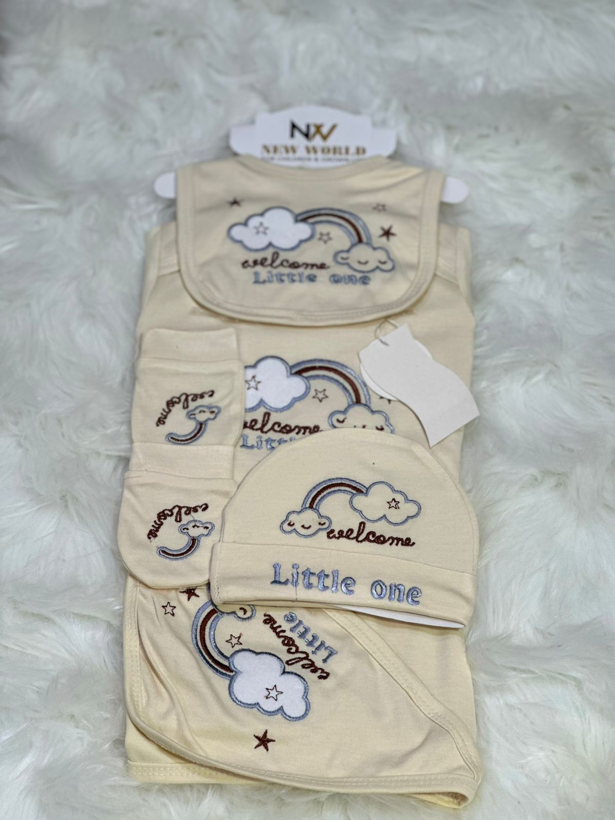11 Pcs Unisex Newborn Baby Starter Set – Welcome Designs & Complete Baby Essentials