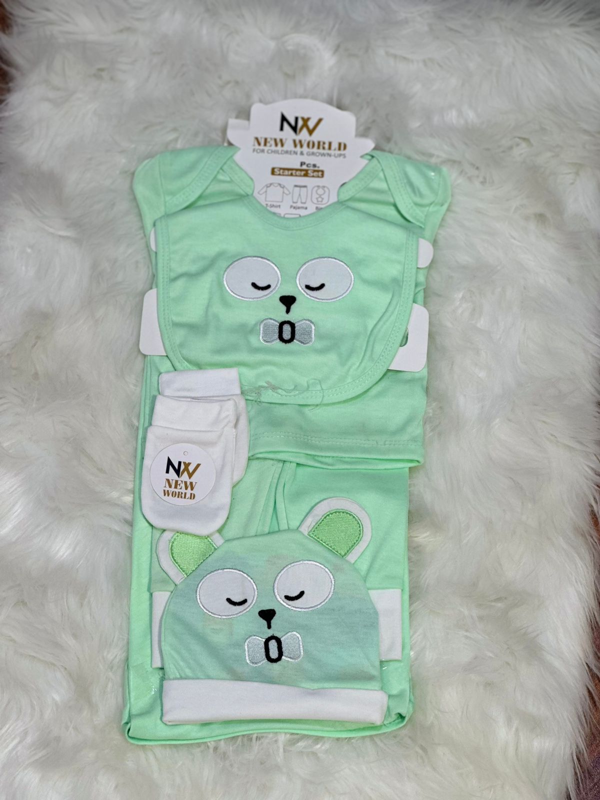 7 Pcs Newborn Starter Set – Unisex Multiple Colors & Character Designs